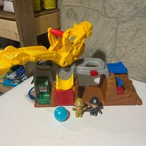 Interactive Fisher-Price Yellow Construction Excavator Playset